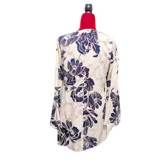 NWT Altar'd State White and Navy Floral Bell Sleeve Boho Kimono Small - Picture 5 of 7